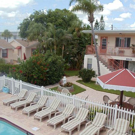Carlton House Motel And Suites 圣徒皮特海滩 外观 照片