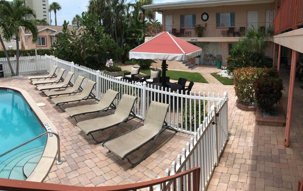 Carlton House Motel And Suites 圣徒皮特海滩 外观 照片