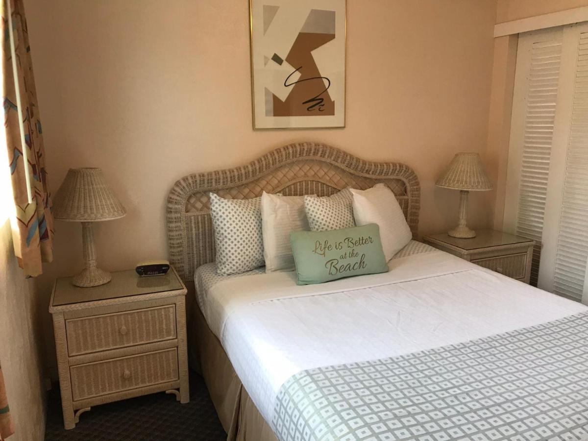 Carlton House Motel And Suites 圣徒皮特海滩 外观 照片