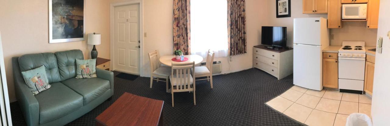 Carlton House Motel And Suites 圣徒皮特海滩 外观 照片