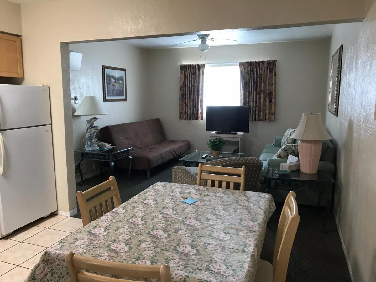 Carlton House Motel And Suites 圣徒皮特海滩 外观 照片