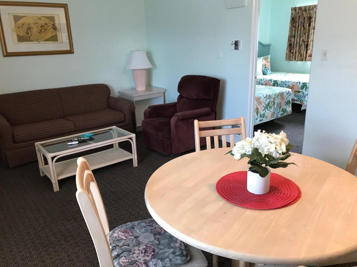 Carlton House Motel And Suites 圣徒皮特海滩 外观 照片