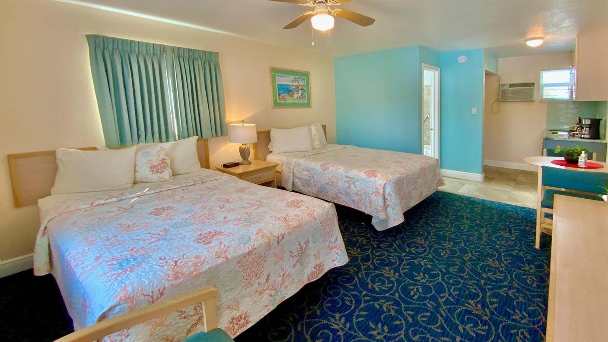 Carlton House Motel And Suites 圣徒皮特海滩 外观 照片