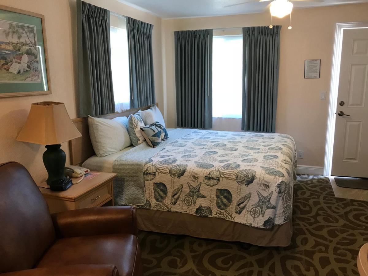 Carlton House Motel And Suites 圣徒皮特海滩 外观 照片